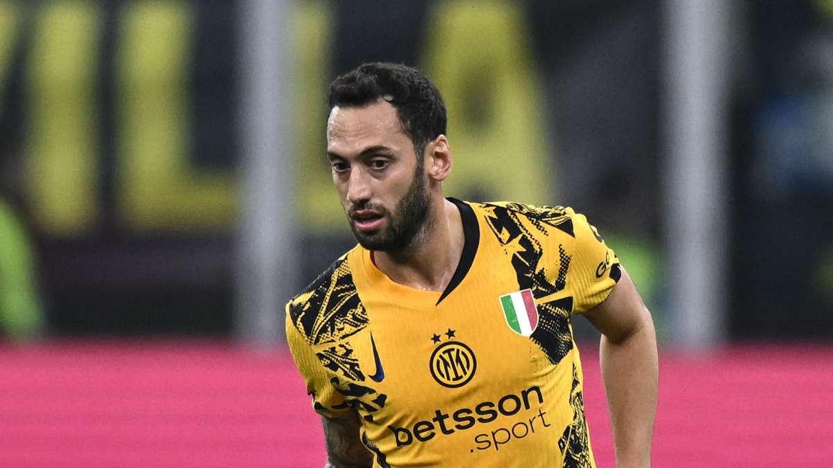 Inter, vigilia di Champions: Calhanoglu torna titolare, dubbio Acerbi. Le top news delle 13