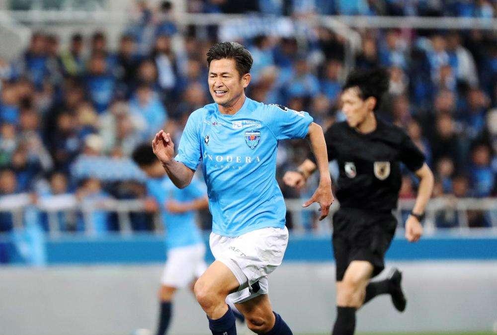 Miura eroe senza tempo: in campo a 55 anni