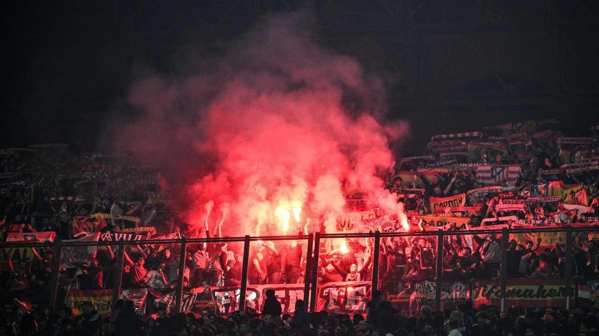 Atletico, tifosi offesi: "Non siamo bestiame". Denunceranno polizia e personale di sicurezza dell'Inter