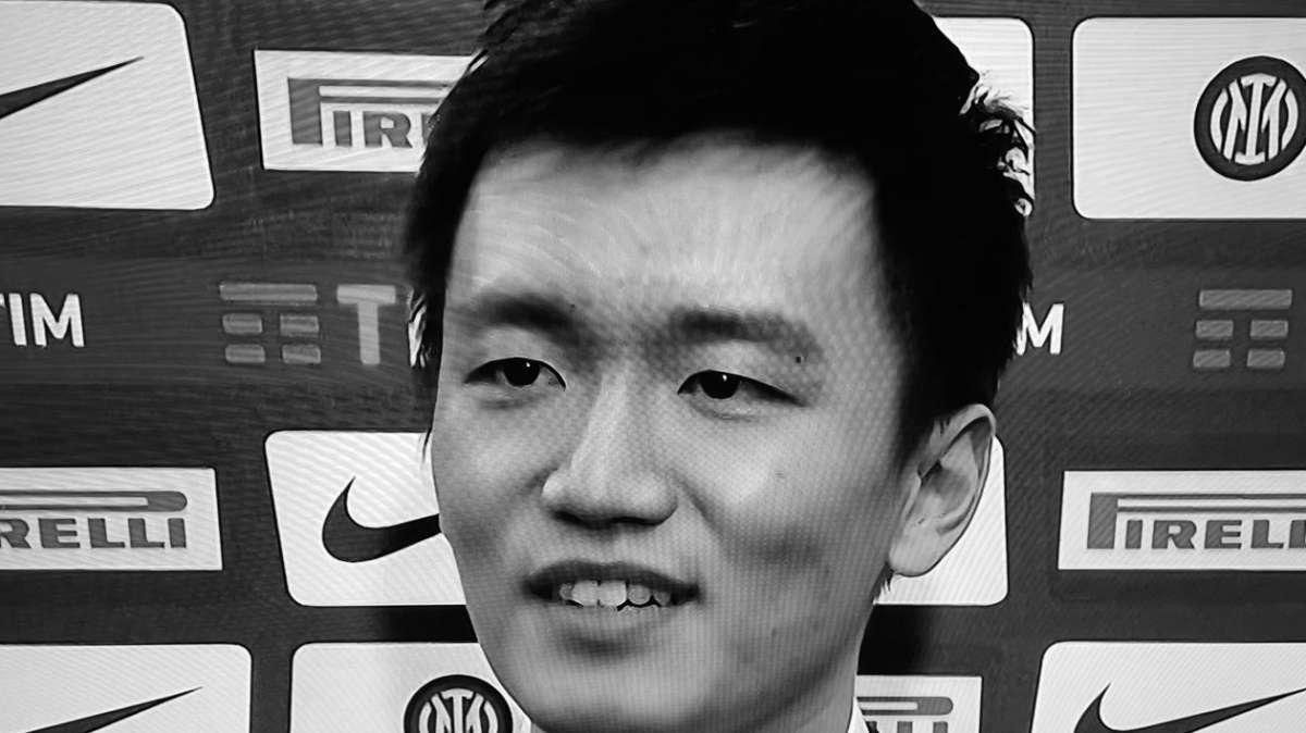 Quando l'ignoranza ha la meglio sul resto: indegni gli auguri di morte a Steven Zhang