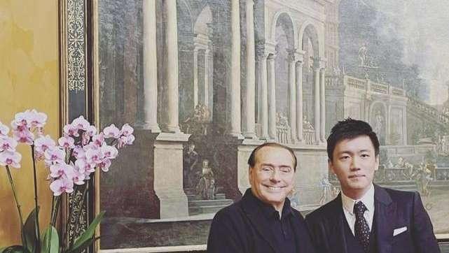 FOTO - L'omaggio di Zhang a Berlusconi: il presidente dell'Inter posta una foto con il Cavaliere
