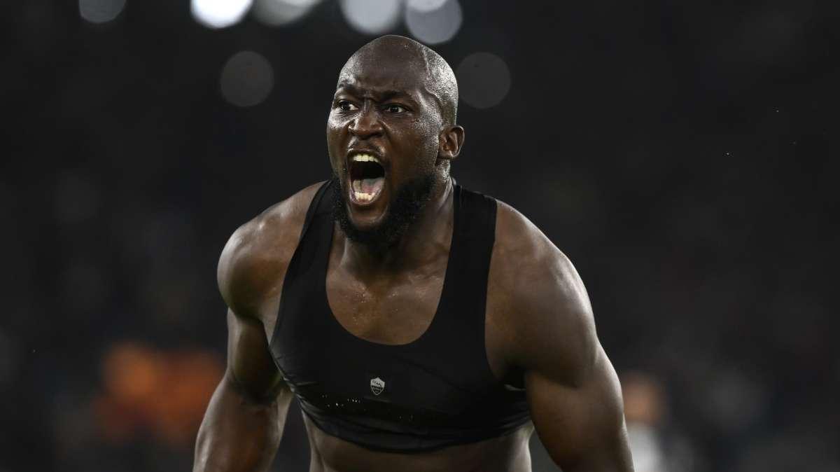 Lukaku, il padre: "I fischi in Inter-Roma? Ho spento la tv al 45'. Io sarei andato in Arabia"