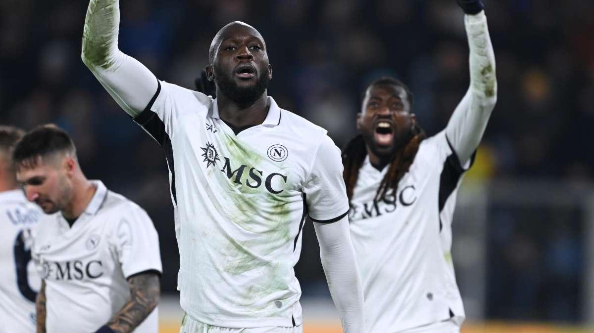 Il Napoli non si ferma più: Atalanta ribaltata 3-2, Conte è sempre più primo