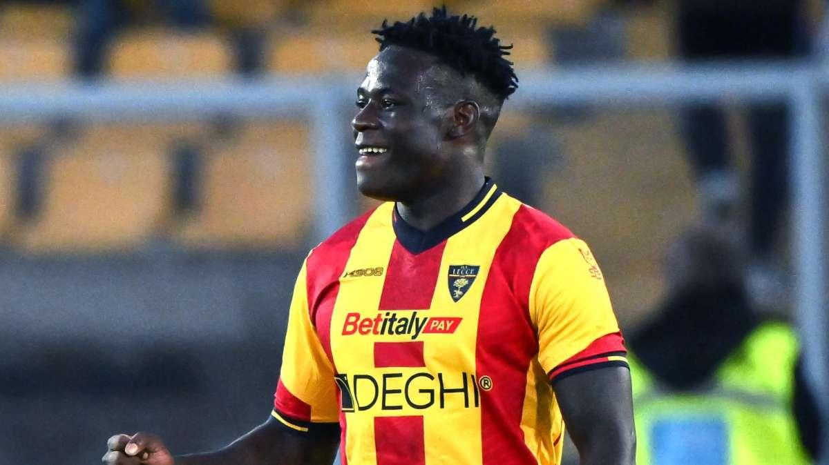 Il Lecce perde Banda, sarà operato al ginocchio: stagione finita