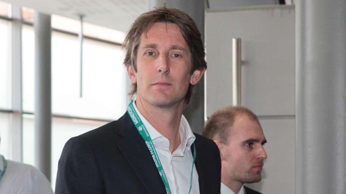 van der Sar resta in terapia intensiva, l'Ajax: "Condizioni stabili, ma preoccupanti"