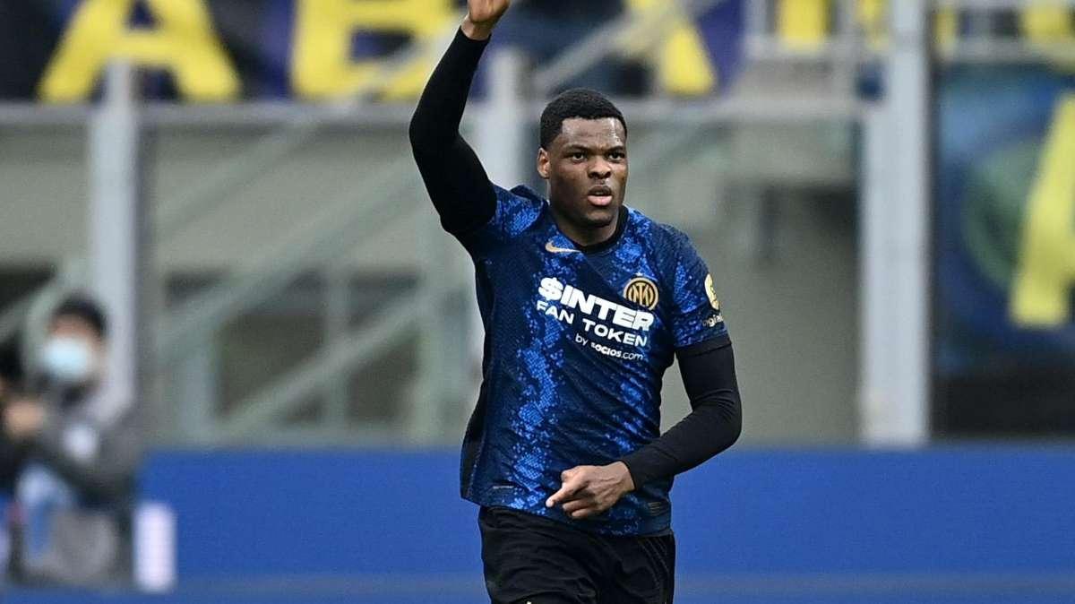 La Repubblica - Chelsea, blitz per Dumfries: l'olandese pronto a dire sì