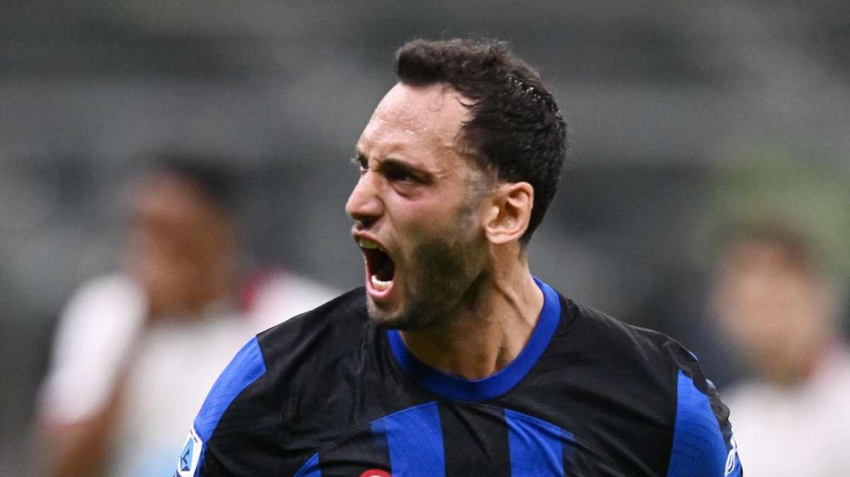 Scudetto nel derby, carica Calhanoglu: sotto gli occhi di Ibra può prendersi la rivincita