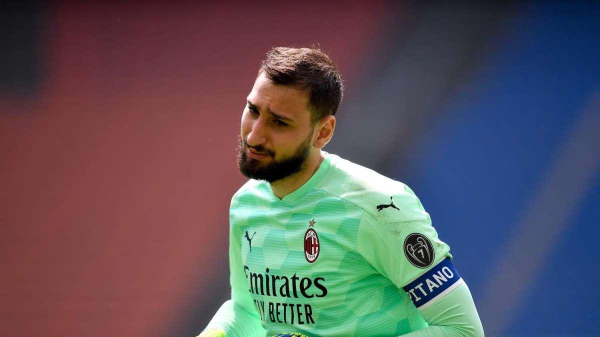 Il Milan perde e Donnarumma se la ride a fine partita: tifosi infuriati