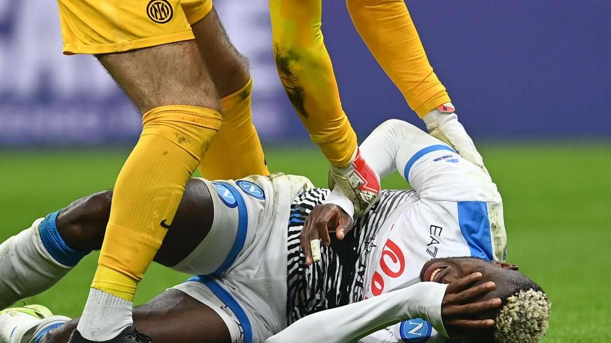 Napoli, fratture multiple e scomposte per Osimhen
