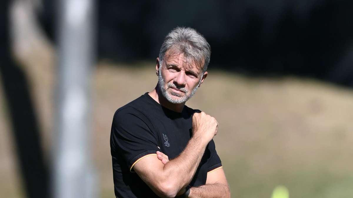 Lecce, Baroni ne convoca 25 per il debutto con l'Inter: 5 in totale gli assenti