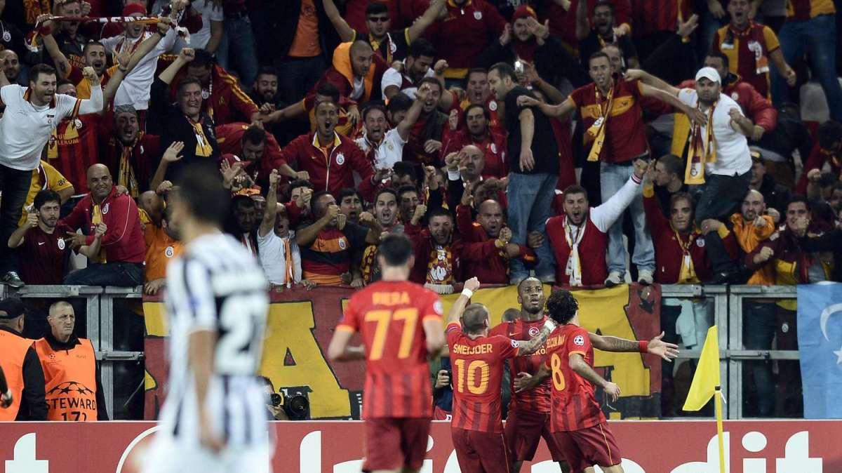 UFFICIALE - Sfuma Van Aanholt: ha firmato con il Galatasaray