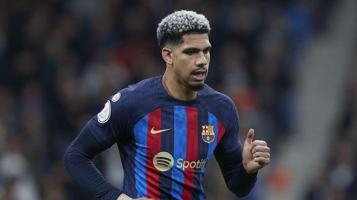 Inter, Ausilio a Barcellona: incontro con l'agente di un giocatore blaugrana