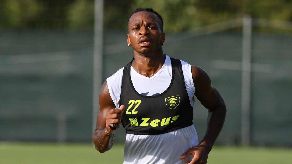 Salernitana, Obi a DAZN: "Oggi sarà una battaglia, dobbiamo dare il massimo"