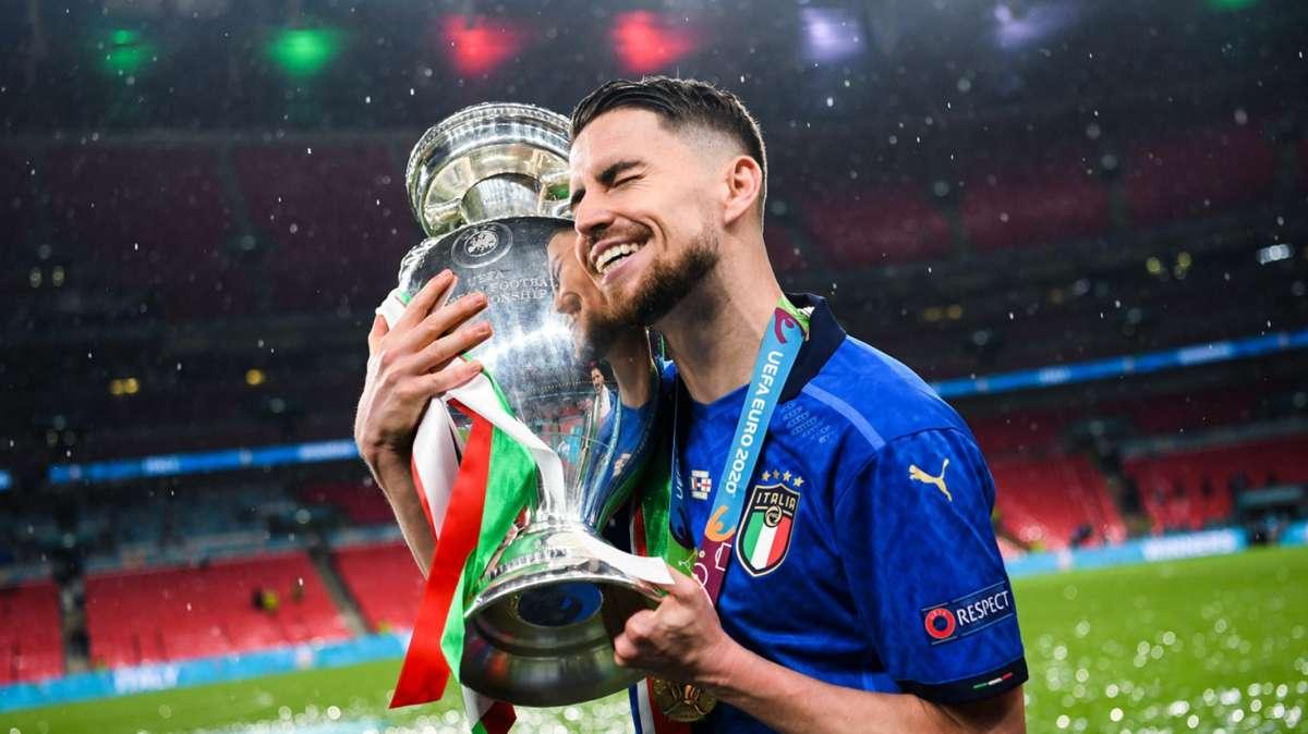 La lettera di Jorginho: "Difficile descrivere il rigore sbagliato. Ho pregato che Gigio mi salvasse"