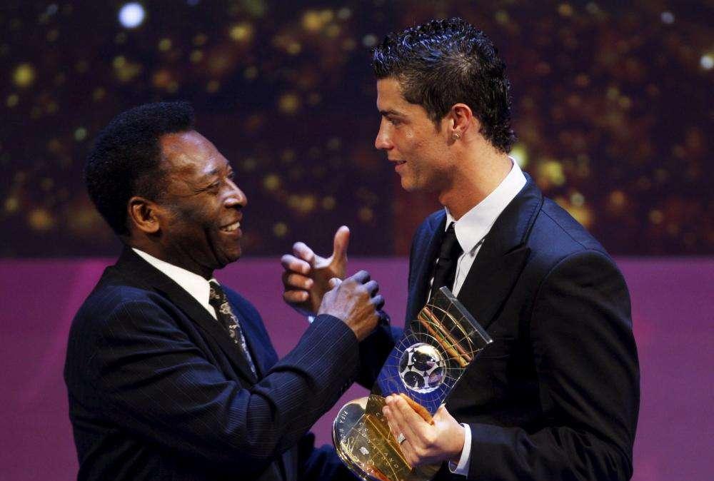 Pelé saluta Ronaldo: "Grazie per averci fatto sorridere"