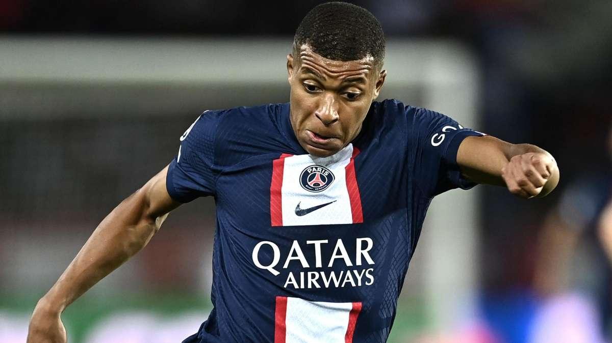 Psg, lettera a Mbappé: "30 giorni per decidere, grave danno alla società se non rinnovi"