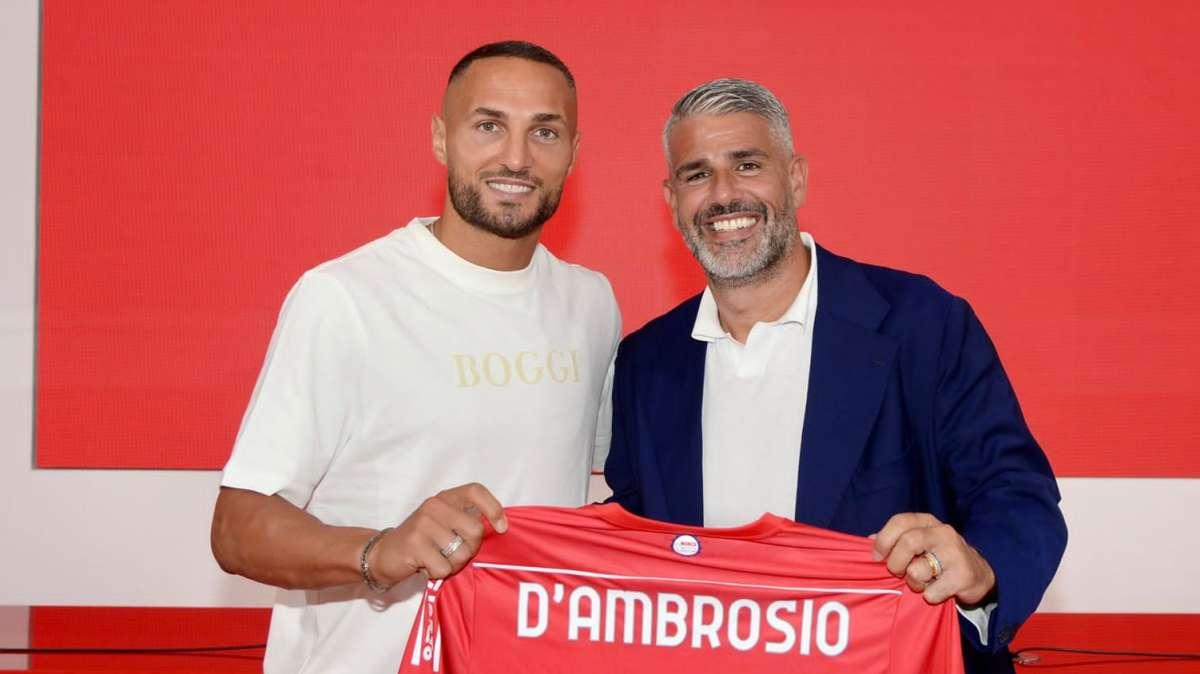 L'ag. di D'Ambrosio: "Mancato rinnovo comunicato in modo poco corretto. Ausilio l'unico chiaro con noi"