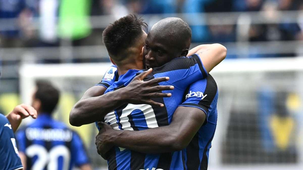 L'Inter è sulla Lu-La: Lautaro accende Lukaku... e viceversa. Così si può sognare