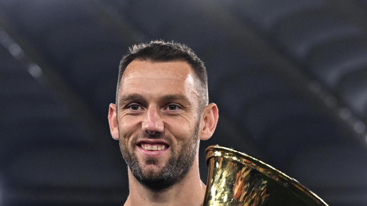 De Vrij-Panathinaikos, ci siamo: domani le visite e la firma sul contratto