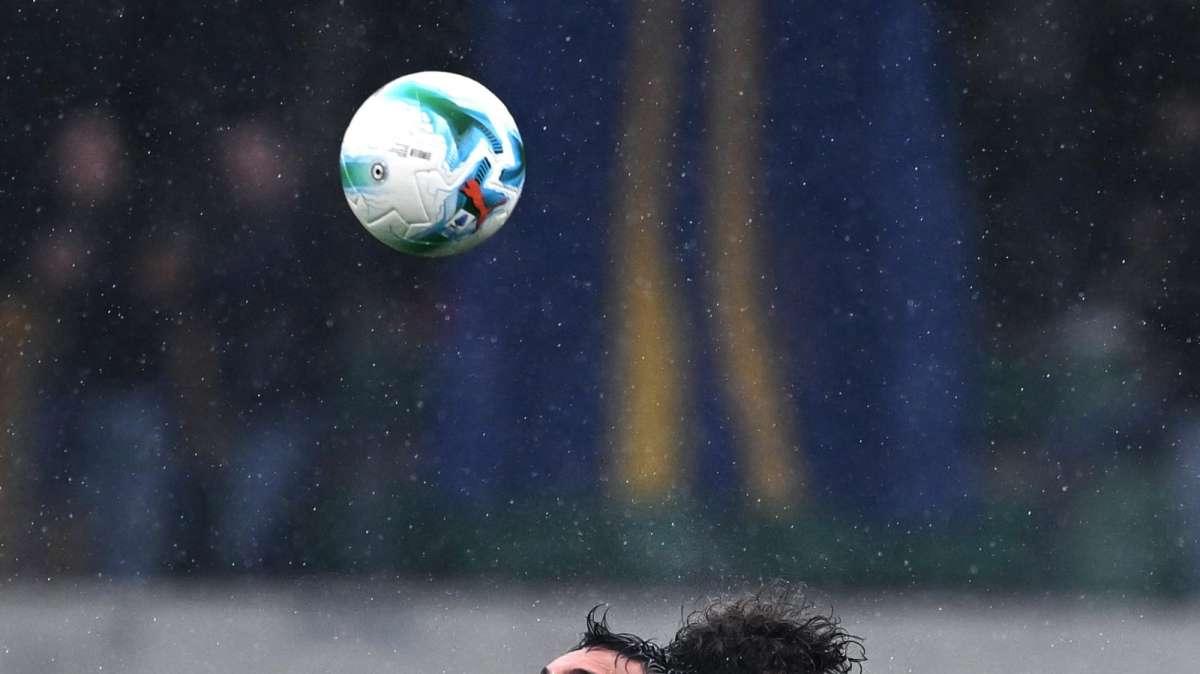 Lecce-Verona, le formazioni ufficiali: coppia Giovane-Orban, la decisione su Camarda