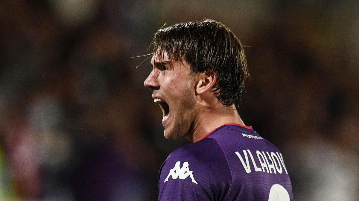 Fiorentina, su Vlahovic ci sono Inter e Milan. Dall'estero spunta l'Arsenal