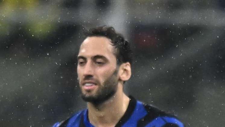 Riecco Calhanoglu: mercoledì è atteso ad Appiano. I chiarimenti con Lautaro e Chivu