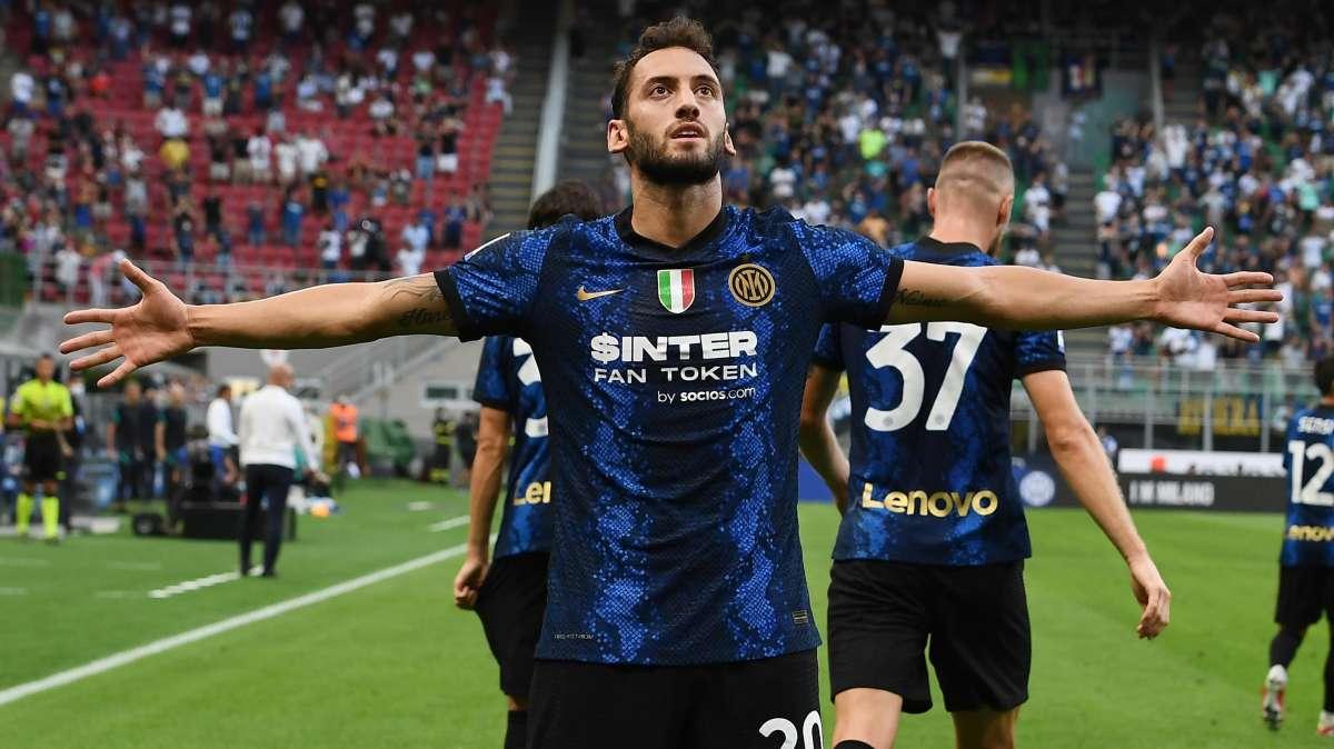 Bergomi su Calhanoglu: "Fossi in Inzaghi insisterei con lui. È un giocatore importante"