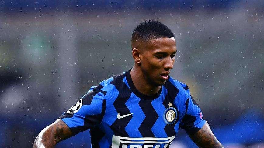 Young riparte dall'Everton: pronto un contratto annuale, domani le visite