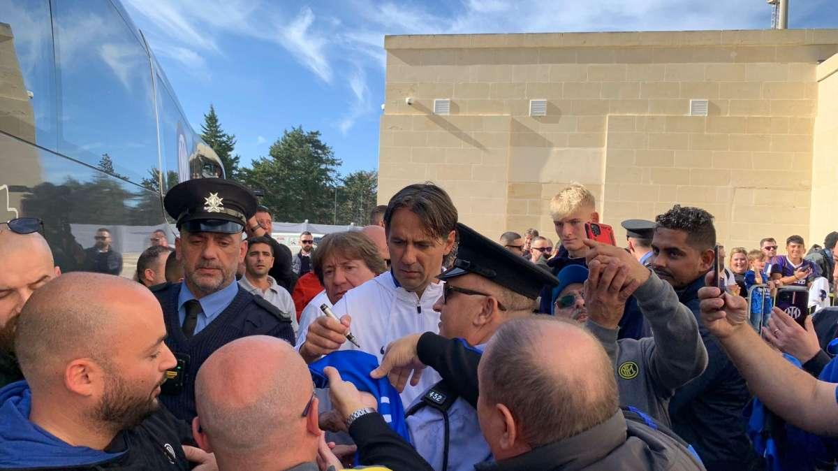 L'INTERISTA - Foto e autografi dopo l'allenamento a Malta: Skriniar e Dzeko tra i più acclamati