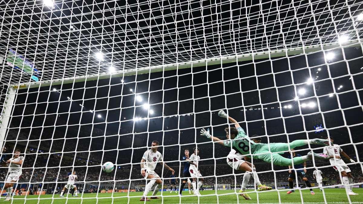 "Milan e Inter senza i loro cori: così San Siro non è San Siro": l'apertura di Libero