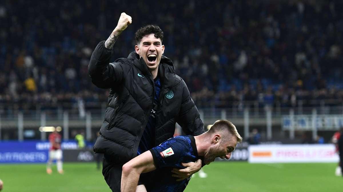 Bastoni esulta sui social con Skriniar: "Un altro clean sheet del muro dell'Inter"