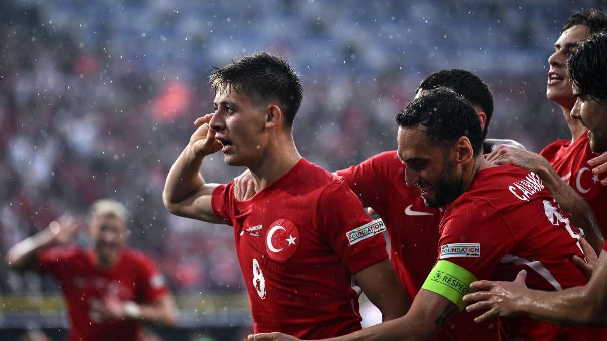 La 'finta' di Calhanoglu: "Guler? Non so come sia la situazione al Real, ovvio che lo vorrei all'Inter"