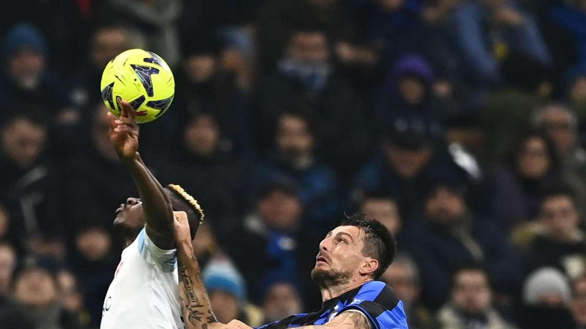 VIDEO - Il muro Acerbi ferma l'attacco del Napoli: l'Inter esalta il suo centrale