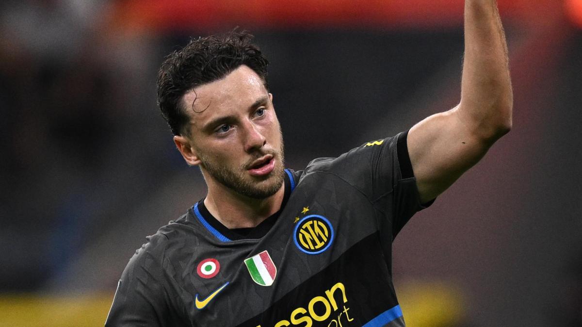 L'Inter accorcia con il bolide da fuori di Carlos Augusto: al 26' Udinese avanti 1-2