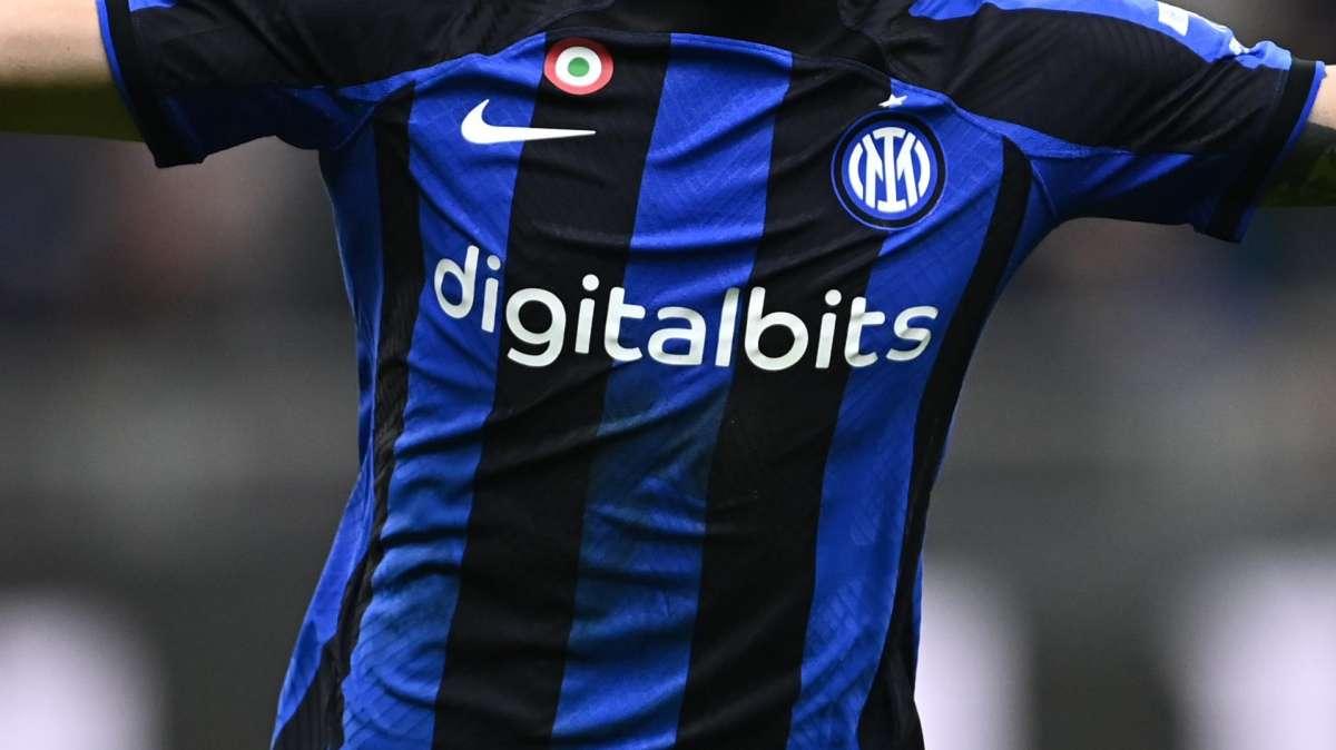 Digitalbits via dalle maglie, tre brand in lizza per la successione