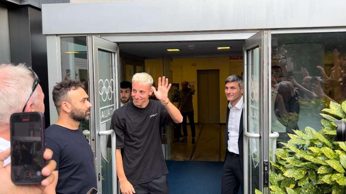 La firma è arrivata, Frattesi è un nuovo calciatore dell'Inter: "Non c'ho pensato un attimo"