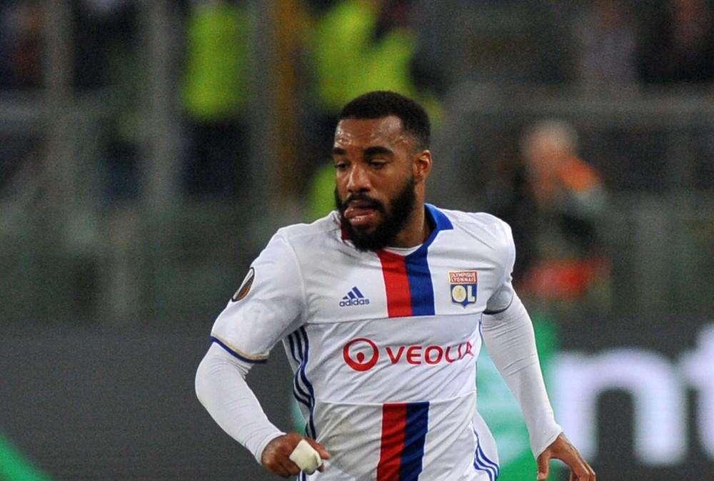 Lacazette-Inter, bisogna aspettare: "Se ne parlerà a fine stagione"