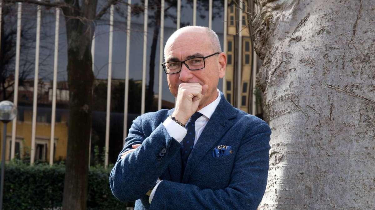 Bucchioni: "La Fiorentina vuole 70 milioni per Vlahovic: l’Inter non ha i soldi per prenderlo"