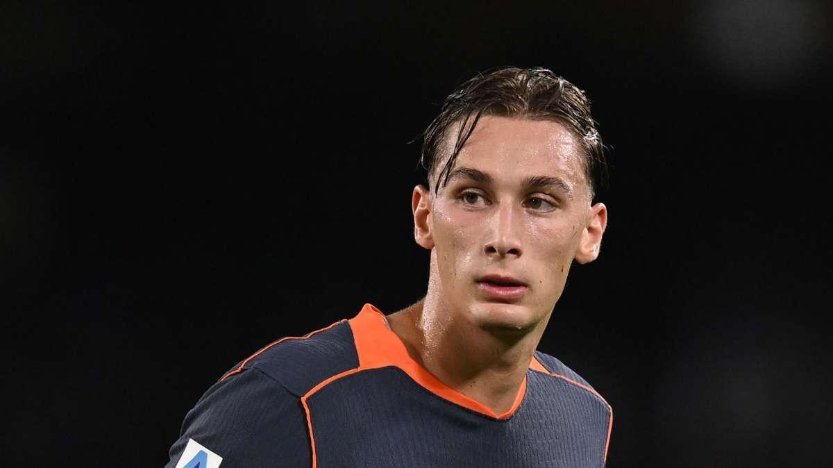 Inter sterile a San Siro, è 0-0 al 45'. Manca un rigore su Pio Esposito