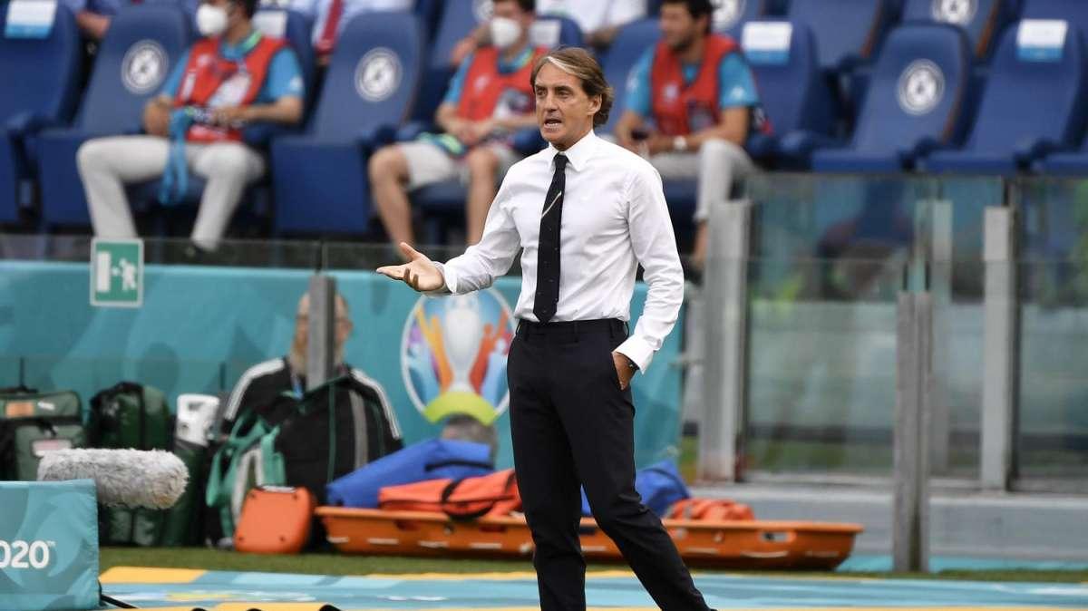 Mancini: "Se ci inginocchieremo? Per me la cosa più importante è la libertà"