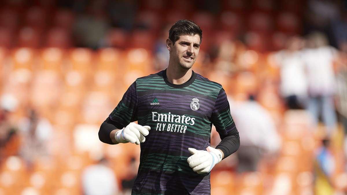 Real Madrid, che tegola per Ancelotti! Courtois si rompe il crociato in allenamento