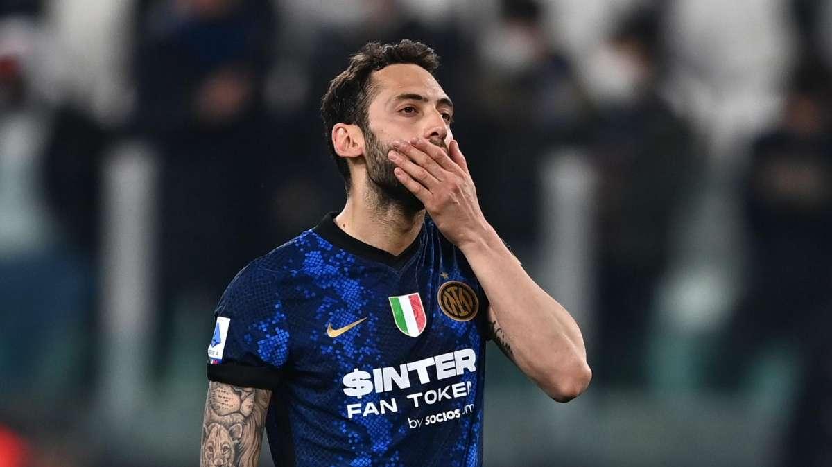 Ancora Calhanoglu: "L'Inter è molto più forte del Milan, Inzaghi ha sbagliato nel derby perso"