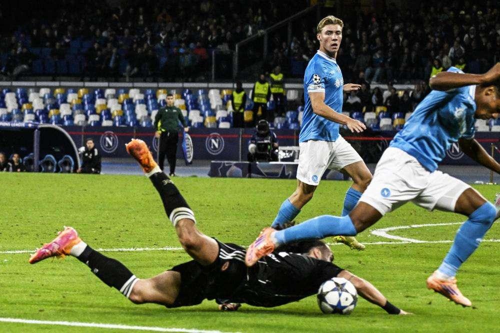 Conte: "Napoli, cerchiamo di proporre qualcosa di europeo. Tutti vogliono passare il turno ma..."