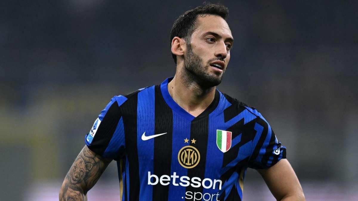 Calhanoglu: "Ho sentito dolore e non ho voluto correre rischi. Domani la risonanza"