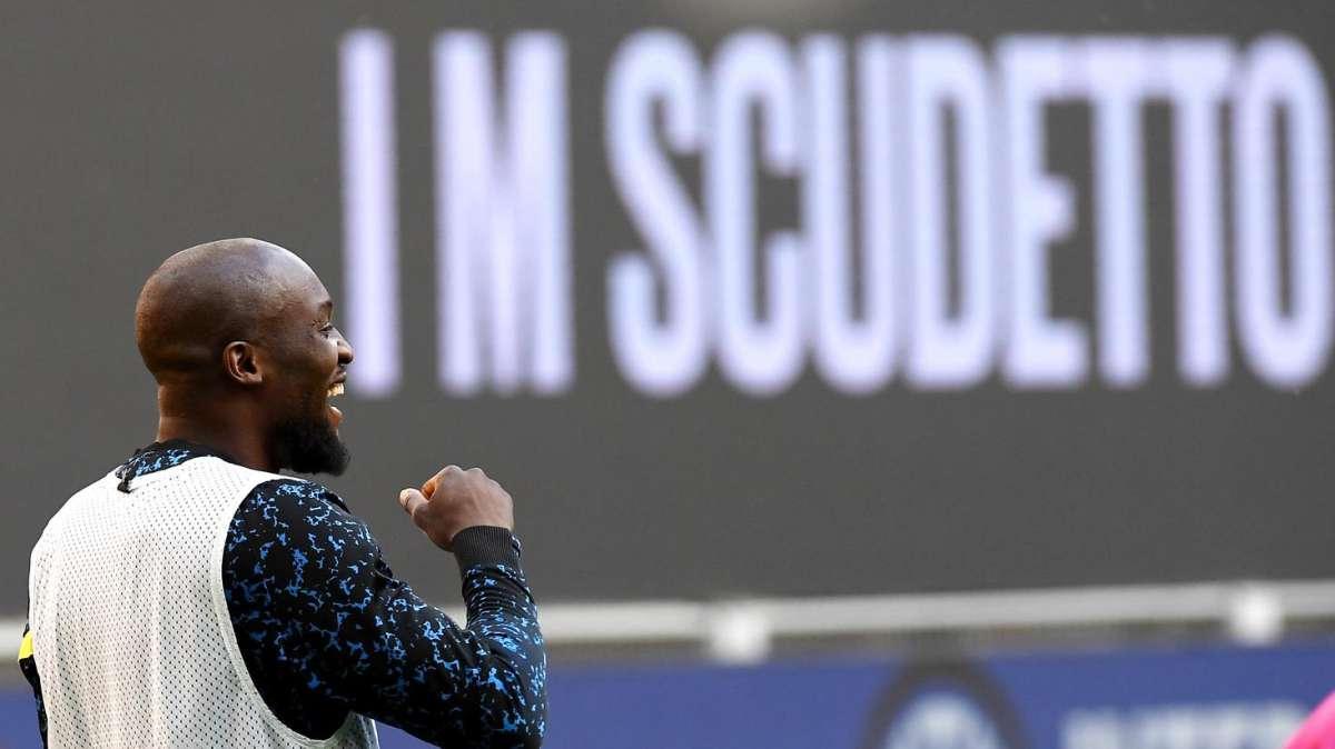 Niente riposo per Lukaku: si allena sul campo dell'Arzachena