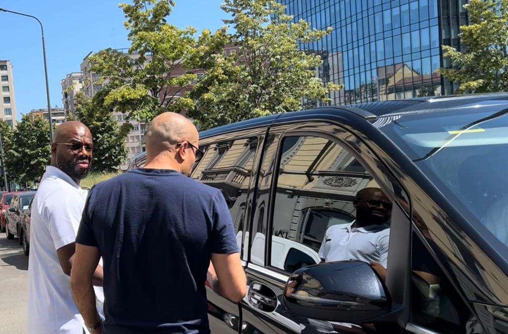 L'INTERISTA - In sede l'agente di Dembélé. Ad accompagnarlo l'ex nerazzurro Kharja