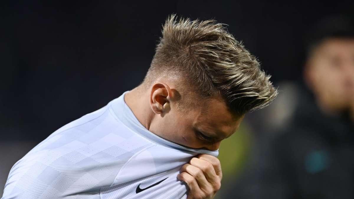 FOTO - Radu distrutto alla fine del match: le lacrime del portiere