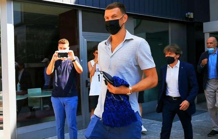 Oggi l'Inter giocherebbe così: dalla LuLa alla DzeLa. Dumfries sulla fascia