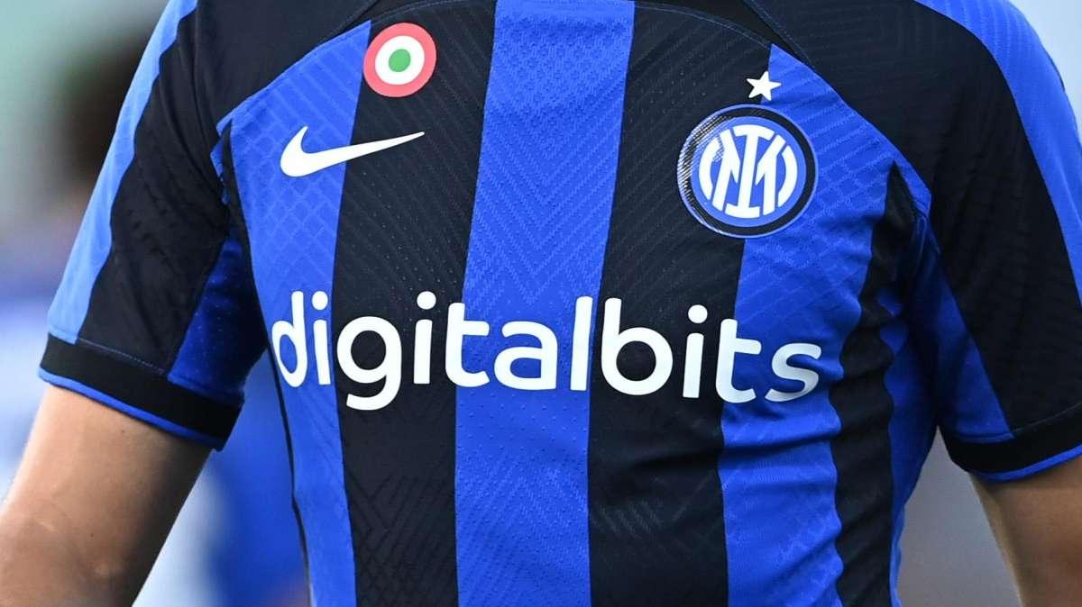 L'Inter e il guaio DigitalBits: lo sponsor scompare dalle maglie. Ma l'azienda minimizza