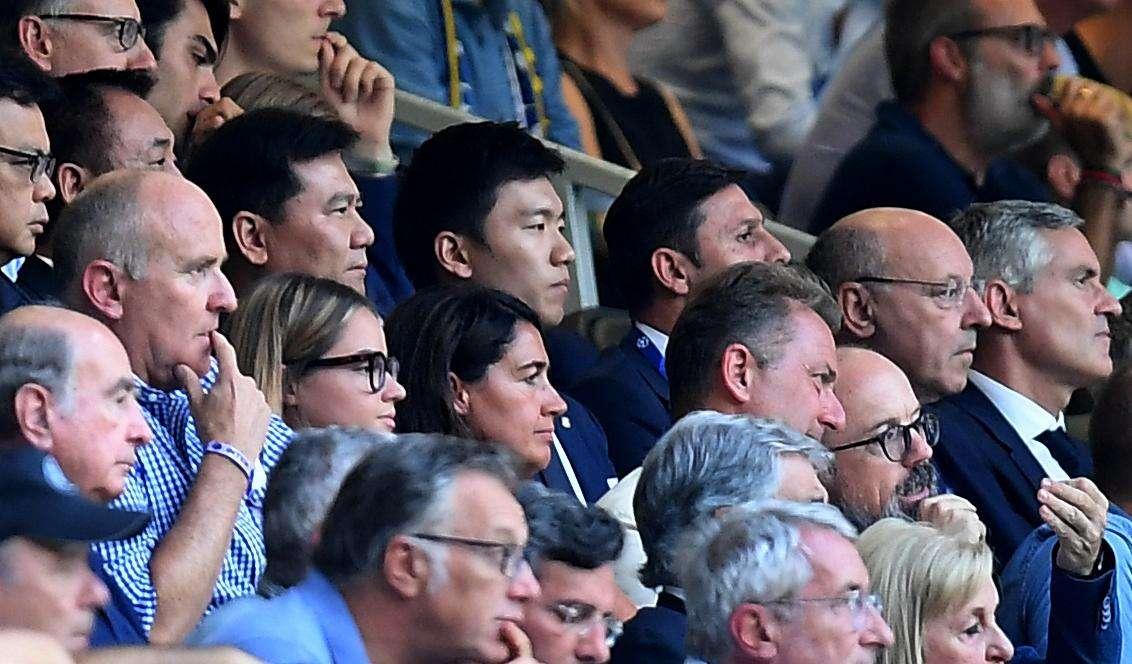 Cina, vietate le proprietà all'estero ai funzionari del PCC. L'Inter smorza la preoccupazione